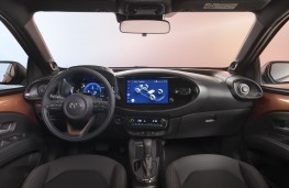 Toyota Aygo X Hybrid 2025 fascia